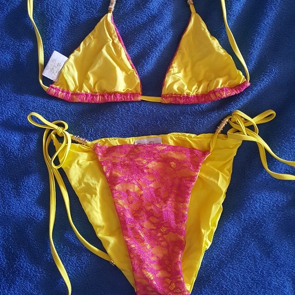 Authentic Beach Bunny Isle Love Bikini Lot 5076 - Picture 4 of 7